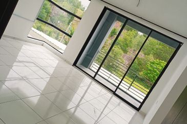 Ipoh lahat renovated super big double storey semi-d house for sale