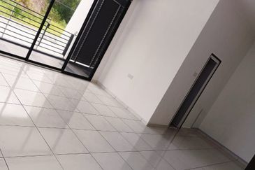 Ipoh lahat renovated double storey semi-d house for rent