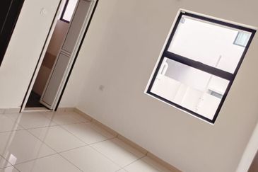 Ipoh lahat renovated double storey semi-d house for rent