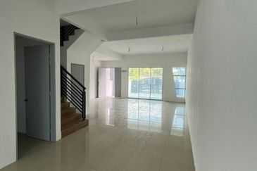 Ipoh lahat mossey hill double storey house for rent