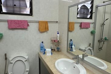 Ipoh garden east fully furnished renovated double storey house for rent