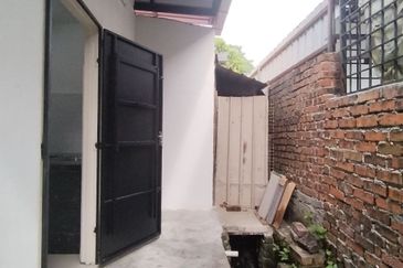 Ipoh Simpang Pulai renovated extended double storey house for sale