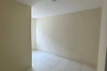 Ipoh pengkalan barat renovated extended double storey house for rent