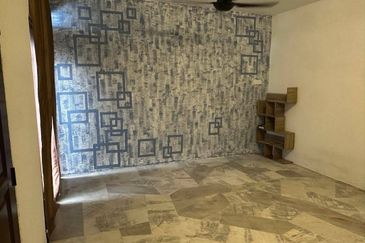 Ipoh pengkalan indah double storey house for rent