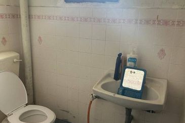 Ipoh pengkalan indah double storey house for rent