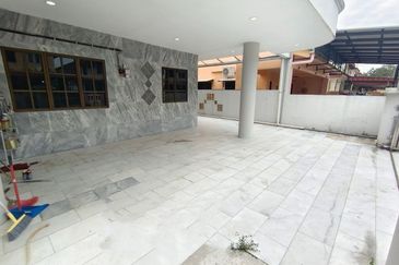 Ipoh pengkalan barat renovated double storey inter corner house for rent