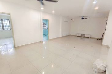 Ipoh pengkalan barat renovated double storey inter corner house for rent