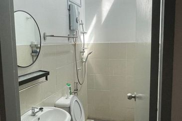 Ipoh meru chepor partial furnished double storey house for rent