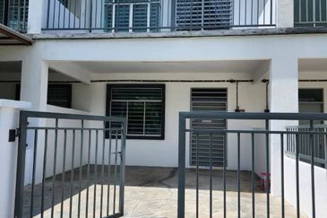 Ipoh meru chepor partial furnished double storey house for rent
