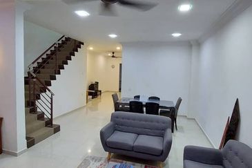 Ipoh pengkalan precint 18 partial furnished 2 sty house for rent