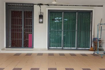 Ipoh pengkalan precint 18 partial furnished 2 sty house for rent