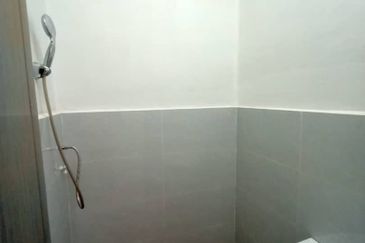 Ipoh bercham timur renovated double storey inter corner house for sale