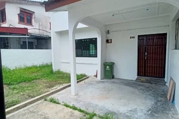 Ipoh bercham timur renovated double storey inter corner house for sale