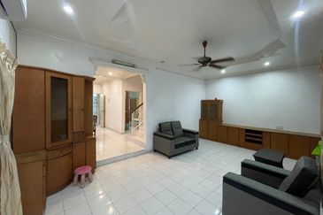 Ipoh gunung rapat fully furnished renovated double storey corner house for rent