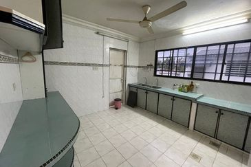 Ipoh gunung rapat fully furnished renovated double storey corner house for rent