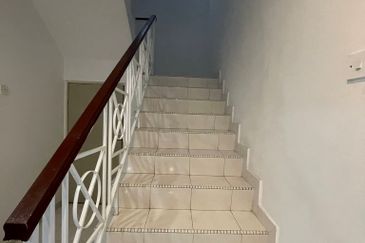 Ipoh gunung rapat fully furnished renovated double storey corner house for rent