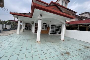 Ipoh gunung rapat fully furnished renovated double storey corner house for rent