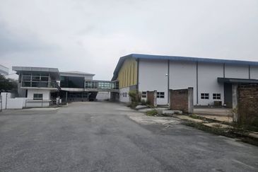 Perak gopeng super big renovated industrial factory for rent
