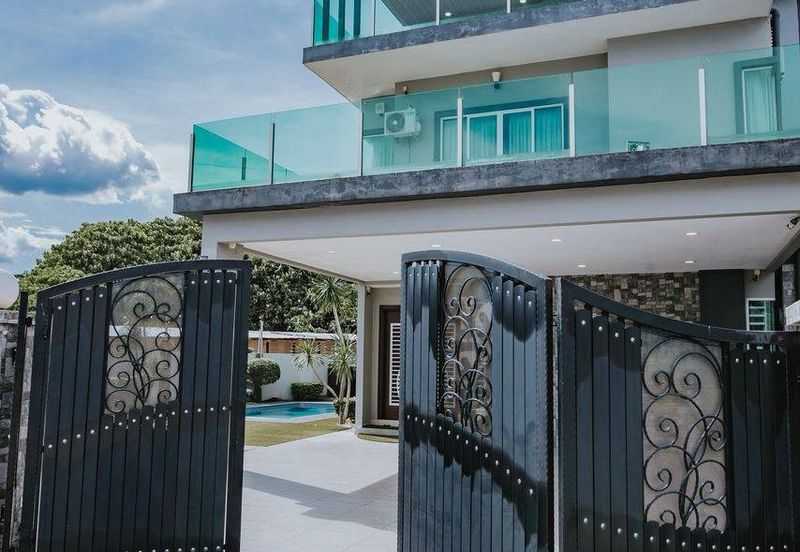 Ipoh pasir puteh renovated with pool 2.5 sty semi-d house for sale