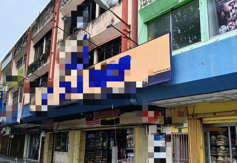 Ipoh silibin nice location tenanted 3 storey shoplot for sale