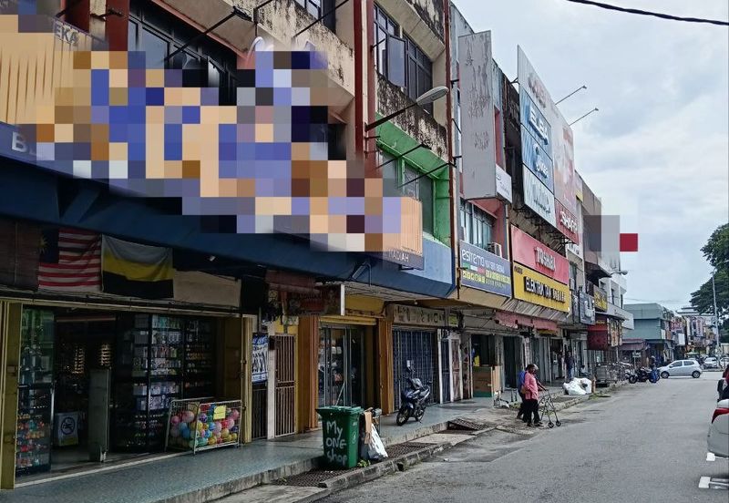 Ipoh silibin nice location tenanted 3 storey shoplot for sale