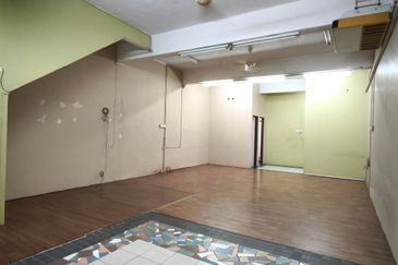 Ipoh garden east nice location ground floor shoplot for rent
