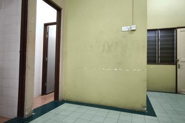 Ipoh garden east nice location ground floor shoplot for rent