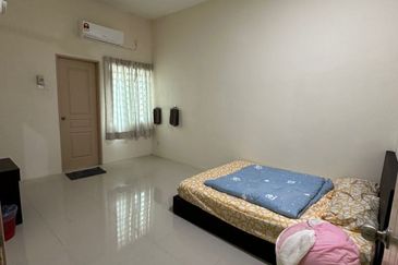 Ipoh klebang bayu partial furnished double storey house for rent