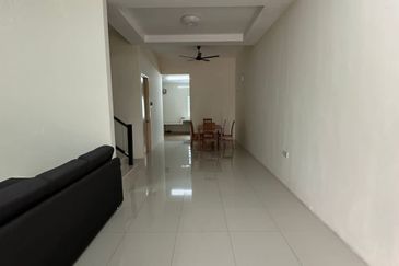 Ipoh klebang bayu partial furnished double storey house for rent
