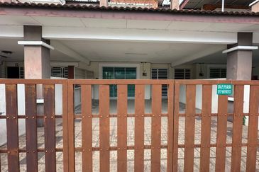 Ipoh klebang bayu partial furnished double storey house for rent