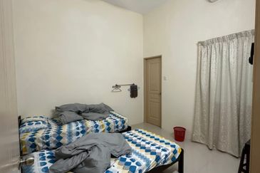 Ipoh klebang bayu partial furnished double storey house for rent