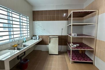 Ipoh klebang bayu partial furnished double storey house for rent