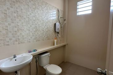Ipoh klebang bayu partial furnished double storey house for rent