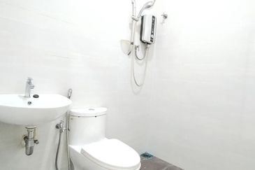 Ipoh town partial furnished double storey bungalow house for rent