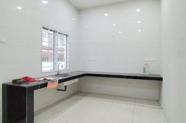 Ipoh town partial furnished double storey bungalow house for rent