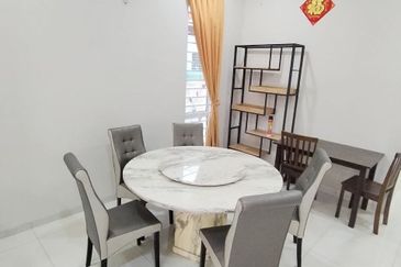 Ipoh town partial furnished double storey bungalow house for rent