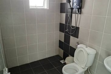 Ipoh bercham anjung fully furnished double storey house for rent