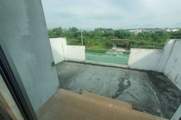 Ipoh bercham anjung fully furnished double storey house for rent