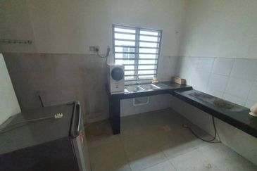 Ipoh bercham anjung fully furnished double storey house for rent