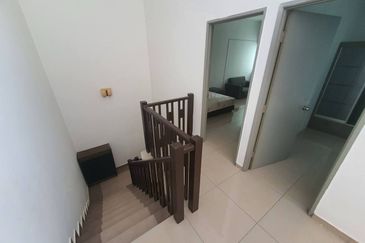 Ipoh bercham anjung fully furnished double storey house for rent