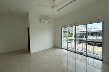 Ipoh meru scientex gated guarded double storey house for rent