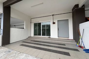 Ipoh meru scientex gated guarded double storey house for rent