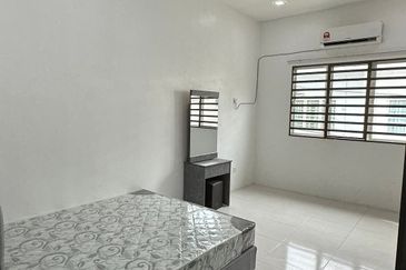 Ipoh pengkalan tiara fully furnished double storey house for rent