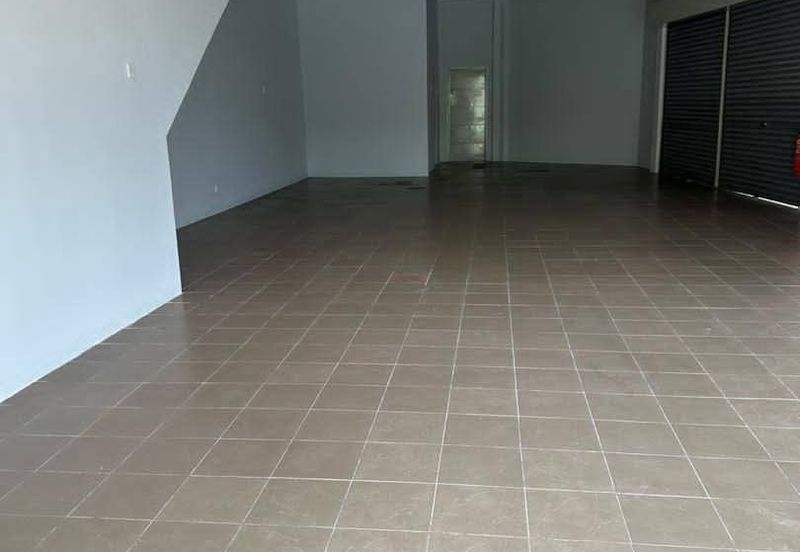 Ipoh garden south renovated ground floor corner shoplot for rent