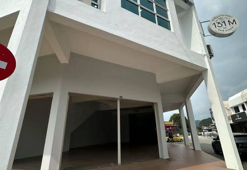 Ipoh garden south renovated ground floor corner shoplot for rent