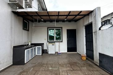 Ipoh garden east fully furnished double storey corner house for rent