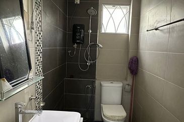 Ipoh garden east fully furnished double storey corner house for rent