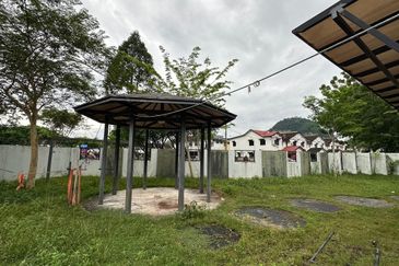 Ipoh garden east fully furnished double storey corner house for rent