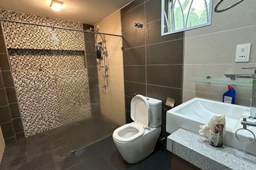 Ipoh garden east fully furnished double storey corner house for rent