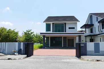 Ipoh pasir puteh selatan 2 sty bungalow corner house for sale